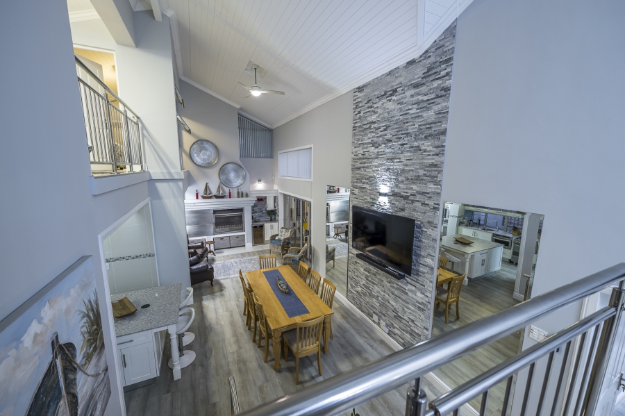 5 Bedroom Property for Sale in Glentana Western Cape